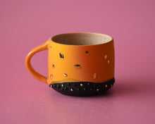  9oz Gold Flecked mug