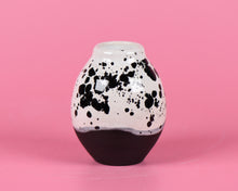  Black and white mini pot #1